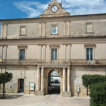 Appartamento Centralissimo Mottola Exterior photo